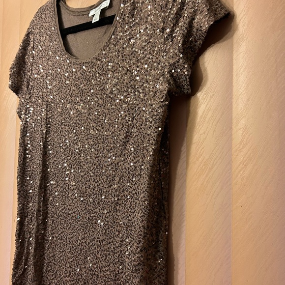 EUC Women's Dress Barn Brown Sequin Blouse - Picture 2 of 11
